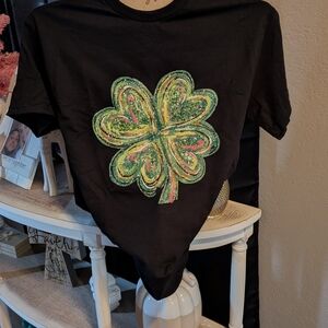 Gildan Black Short Sleeve Tee with Glitter Green and Yellow Shamrock